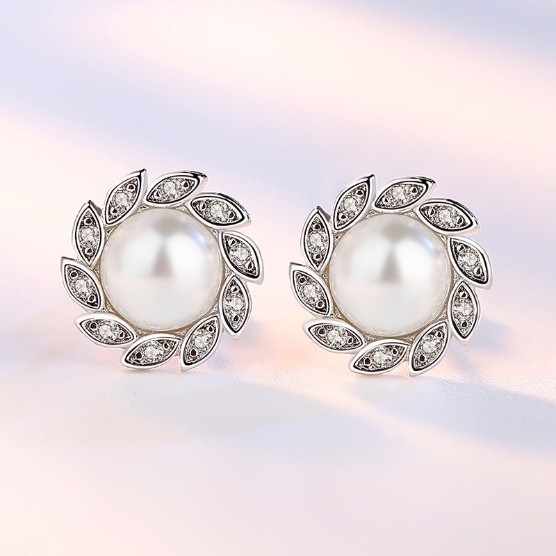 Fashion Fashion Leaf Pearl Stud Earrings