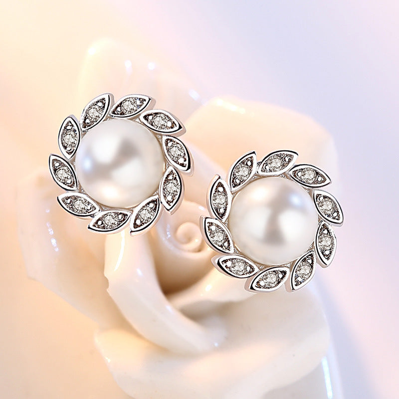 Fashion Fashion Leaf Pearl Stud Earrings